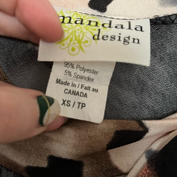 🇨🇦 Mandala Designs Long sleeved dress size xs - Picture 4 of 8